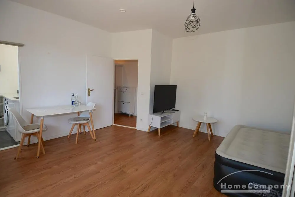 Charmantes, vollmöbliertes Apartment mit Balkon im Herzen von Prenzlauer Berg - Photo 2