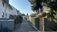 Fußweg zum Grundstück II andere Seite