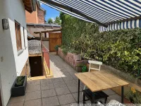 Terrasse mit Kelleraußentreppe