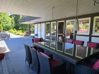  Freisitz Terrasse (überdacht)