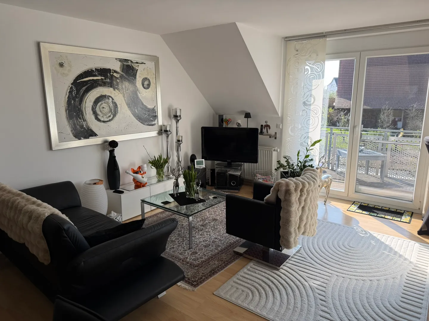 Moderne 4-Zimmer-Wohnung mit traumhaftem Ausblick vom Balkon in Eggenstein-Leopoldshafen - Photo 1