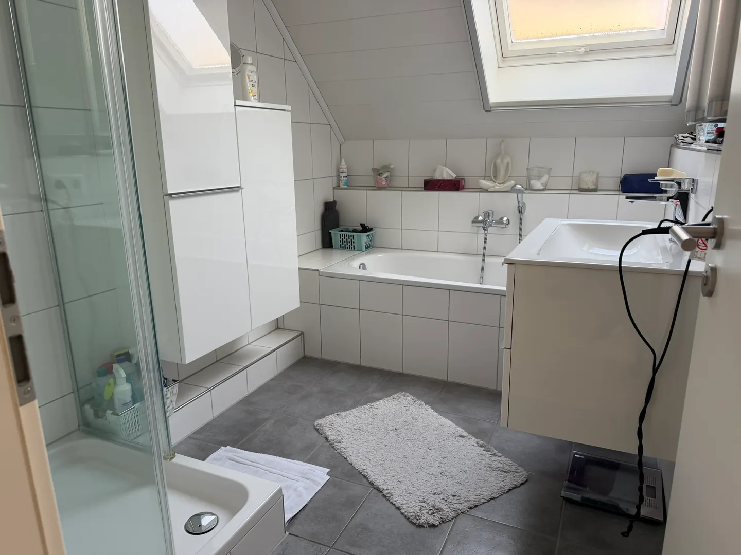 Moderne 4-Zimmer-Wohnung mit traumhaftem Ausblick vom Balkon in Eggenstein-Leopoldshafen - Photo 5