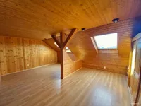 Studiozimmer Dachgeschoss - (KI generiert)