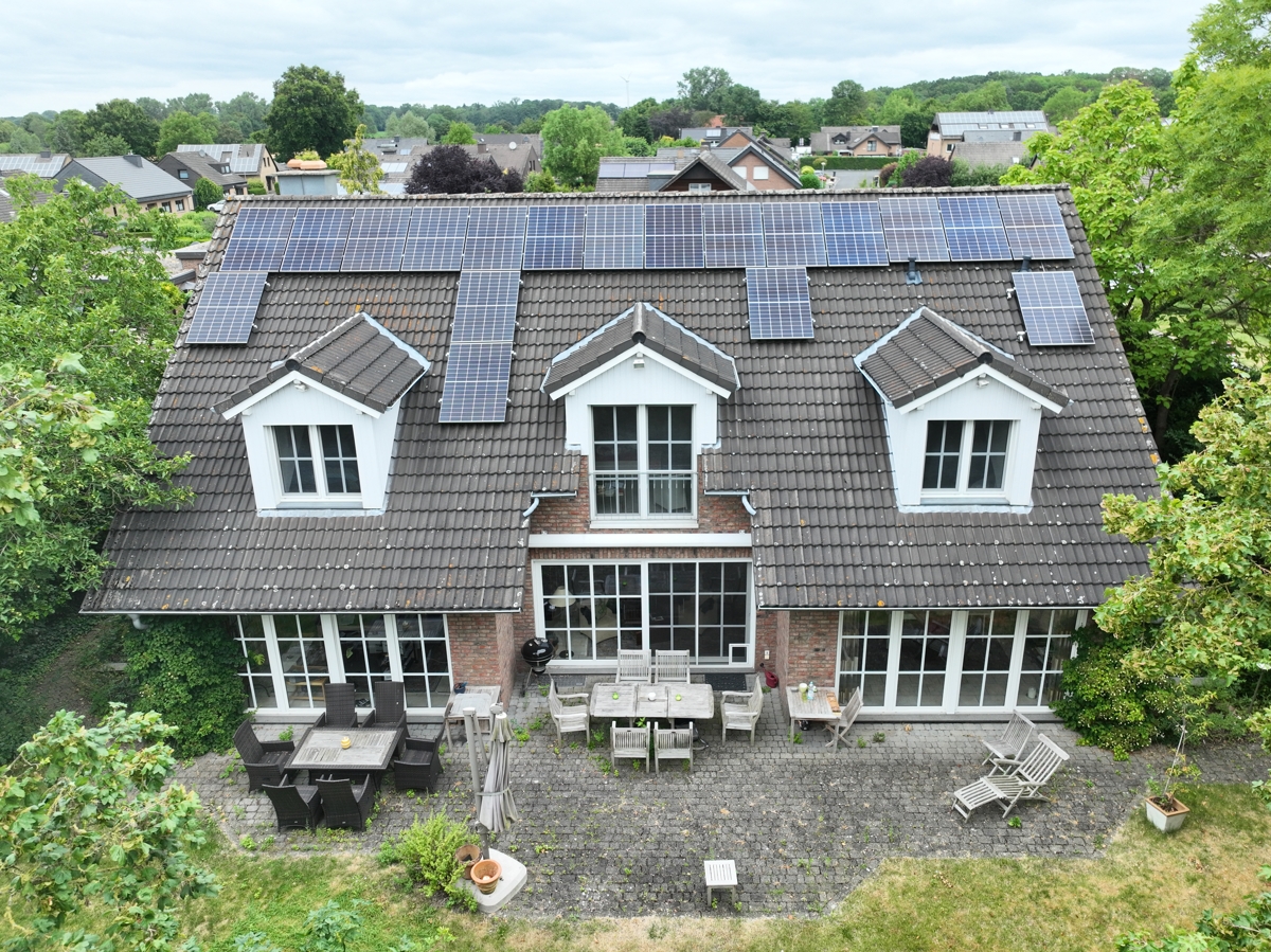Repräsentativ gebautes Einfamilienhaus