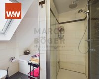 DG Badezimmer mit Dusche und Badewanne 1_2