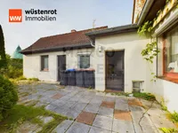Nebeneingang und Anbau