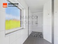 EG Badezimmer 1_2 bodentiefe Dusche