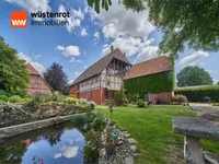 Ansicht mit Gartenteich
