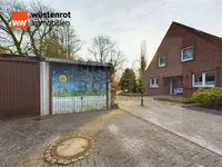 Ansicht Haus mit Garage