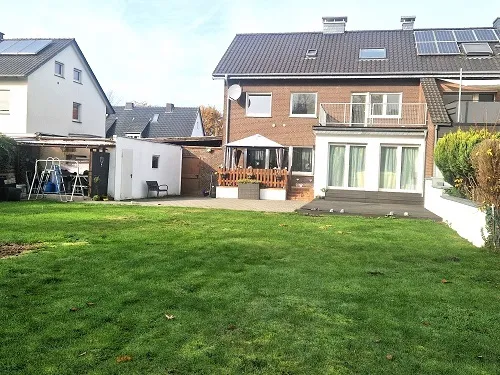 Renoviertes Dreifamilienhaus mit großem Garten in Rheda!
