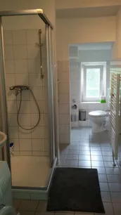 Dachgeschoss: Badezimmer