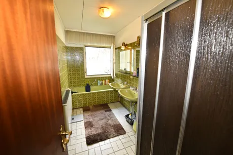 Badezimmer im Erdgeschoss