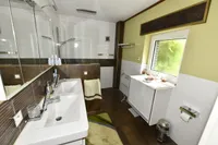 Badezimmer im Erdgeschoss