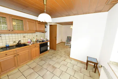 Küche mit Essplatz im Erdgeschoss