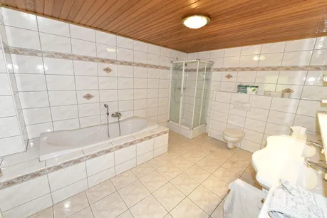 Badezimmer im Erdgeschoss