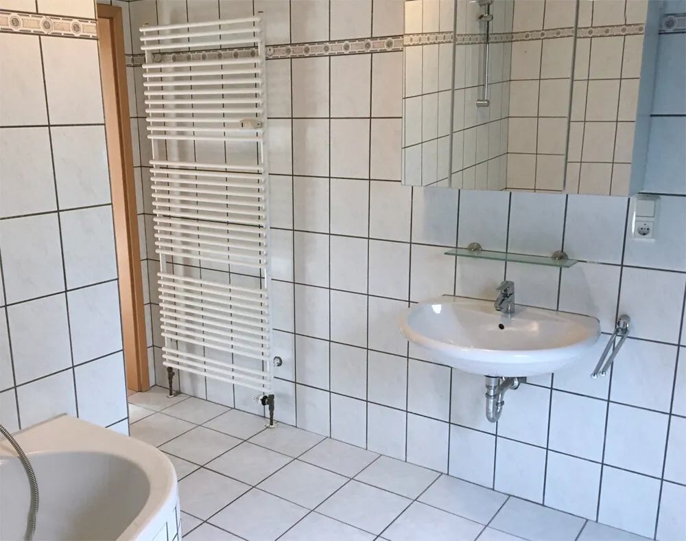 Dachgeschosswohnung mit Extras! - Photo 2