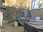 Terrasse neben dem Haus