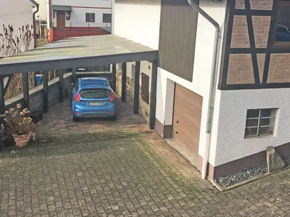 Carport und Garage