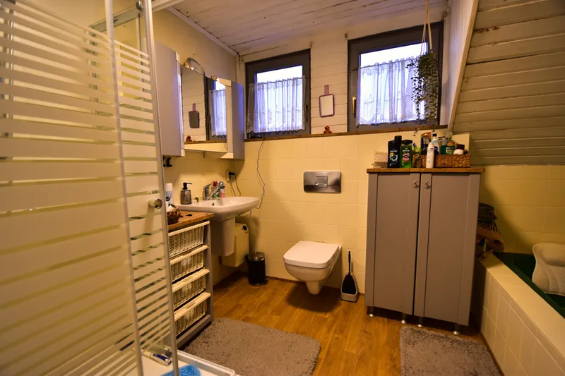 Badezimmer im Obergeschoss