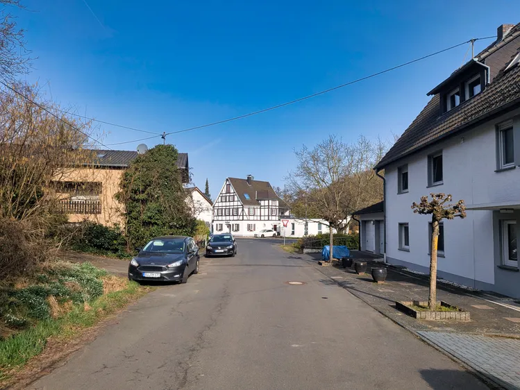 Gemütliche, helle 3-Zi-Whg. mit Sonnenbalkon in Oberpleis! 80qm, Parkett, Gäste-WC, neues Bad... - Foto 2