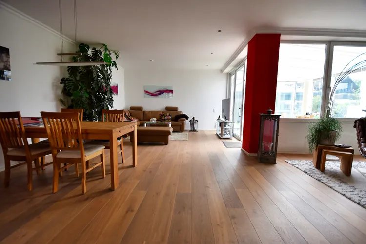 Modernes, sehr gepflegtes EFH mit 2 Bädern, Einbauküche, Wintergarten, Sonnenterrasse und Garten! - Photo 1