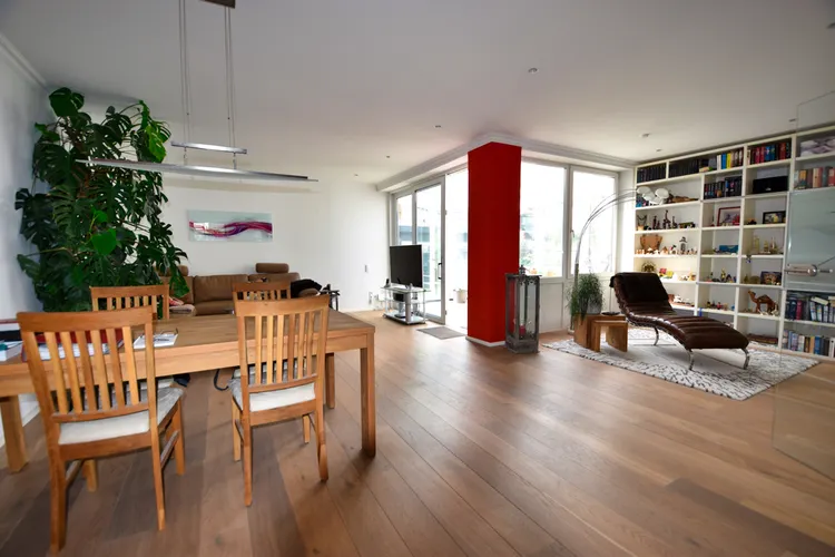 Modernes, sehr gepflegtes EFH mit 2 Bädern, Einbauküche, Wintergarten, Sonnenterrasse und Garten! - Photo 1