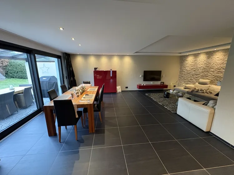 Modernes, sehr gepflegtes EFH mit 2 Bädern, Einbauküche, Sonnenterrasse, Garten in Niederpleis - Foto 3