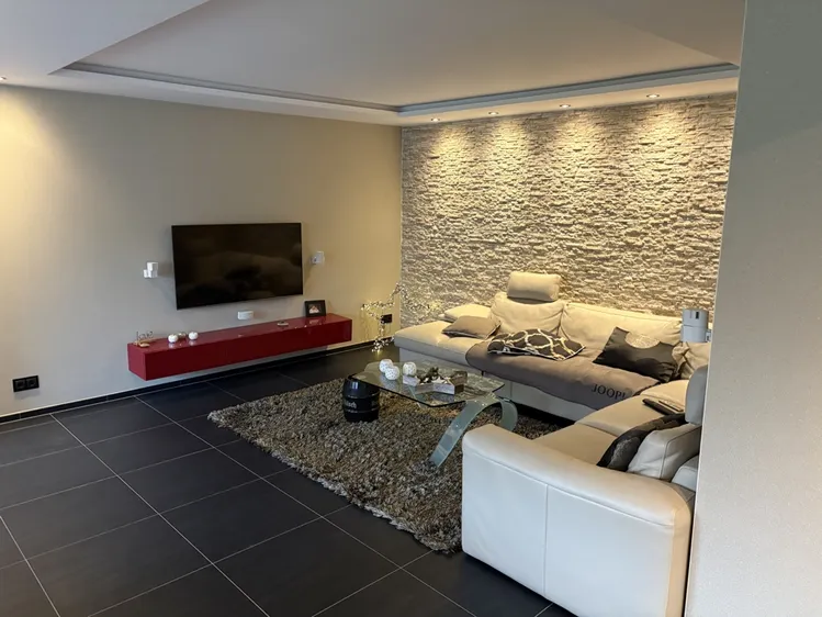 Modernes, sehr gepflegtes EFH mit 2 Bädern, Einbauküche, Sonnenterrasse, Garten in Niederpleis - Foto 1