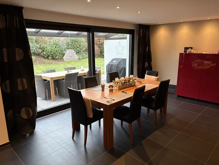 Modernes, sehr gepflegtes EFH mit 2 Bädern, Einbauküche, Sonnenterrasse, Garten in Niederpleis - Foto 2