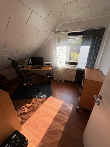 Modernes, sehr gepflegtes EFH mit 2 Bädern, Einbauküche, Sonnenterrasse, Garten in Niederpleis - Foto 5