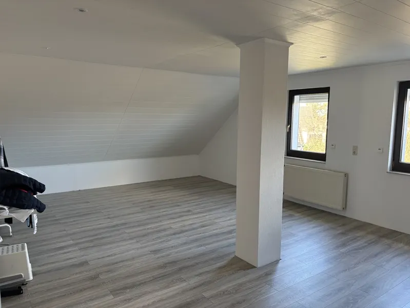 1. OG Hobbyraum Kinderzimmer b
