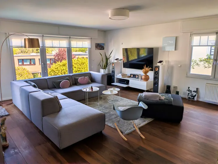 Modernes, freisth. EFH mit 3 Bädern, Sonnengarten, EBK, Kaminofen, Klima, Wärmepumpe in ruhiger Lage - Photo 1