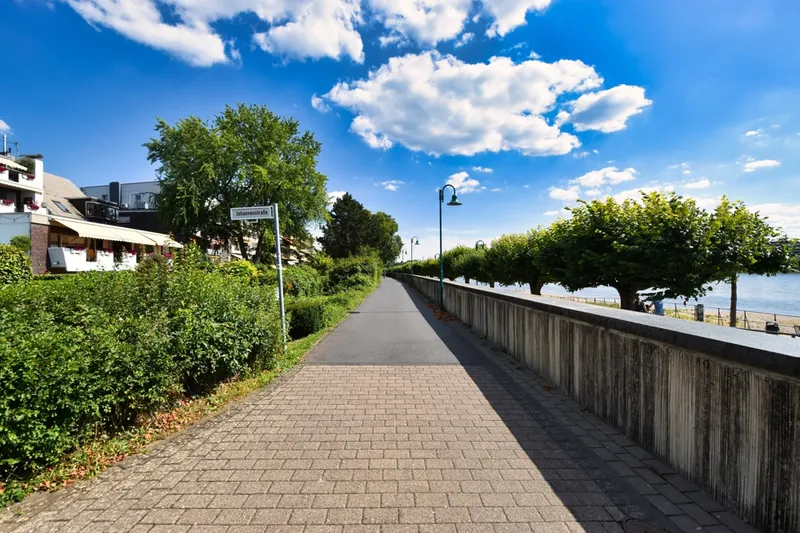 direkte Rheinlage