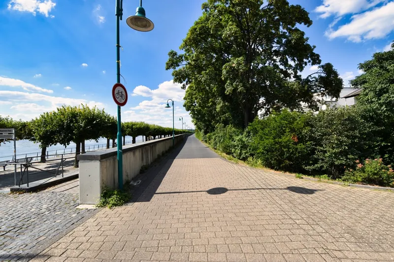 direkte Rheinlage