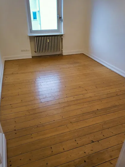Plittersdorf-Villenviertel: 4 Zimmer, Bad mit Badewanne, Holzdielenboden, überdachter Südbalkon - Foto 5