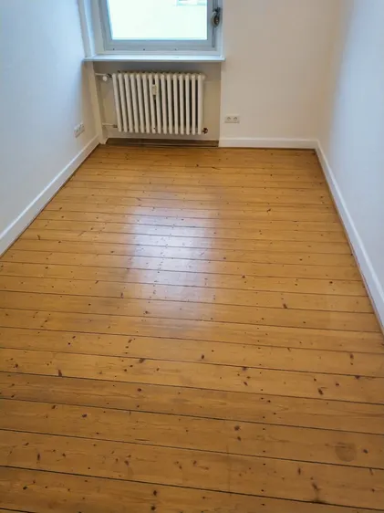 Plittersdorf-Villenviertel: 4 Zimmer, Bad mit Badewanne, Holzdielenboden, überdachter Südbalkon - Foto 2