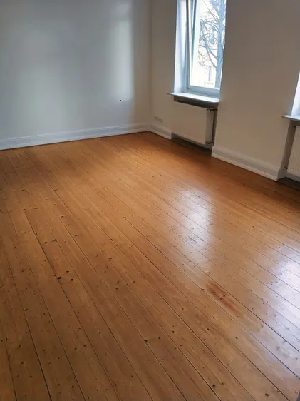 Plittersdorf-Villenviertel: 4 Zimmer, Bad mit Badewanne, Holzdielenboden, überdachter Südbalkon - Foto 4