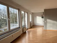 Wohnzimmer mit Balkon