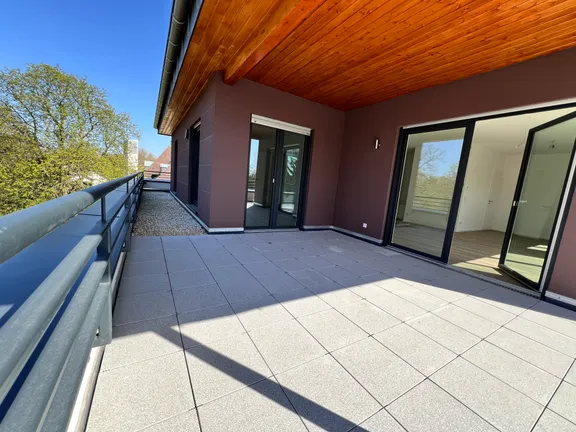 großzügige Dachterrasse