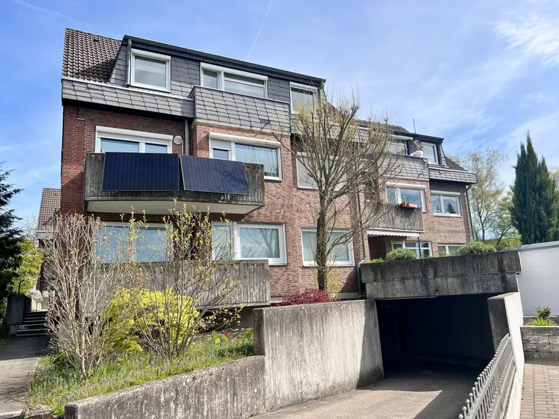 Rückansicht und Tiefgarage