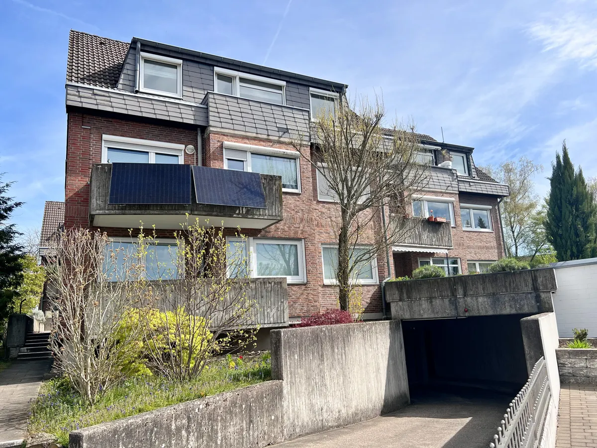 Rückansicht und Tiefgarage
