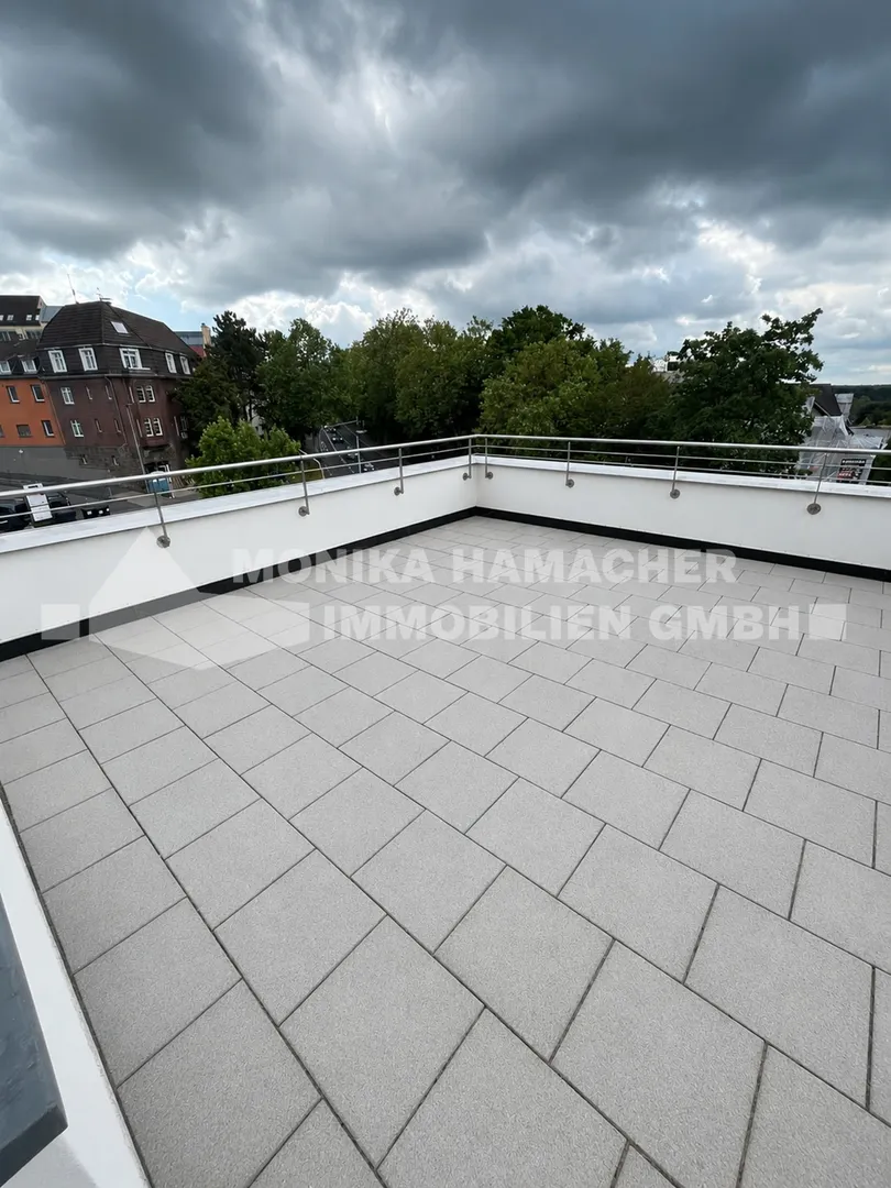 Haus in Haus! Zentrale 3- Zimmerwohnung mit Dachterrasse - Photo 2