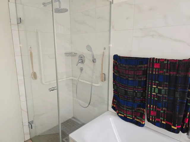 Seltene Gelegenheit in Bestlage 4-Zimmerwohnung mit Balkon, Aufzug, Garage