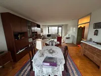 Großzügige 2-Zimmer-Wohnung mit umlaufenden Balkon, Terasse  und  mordernisiertem Bad