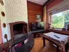 Wohnzimmer mit Kamin
