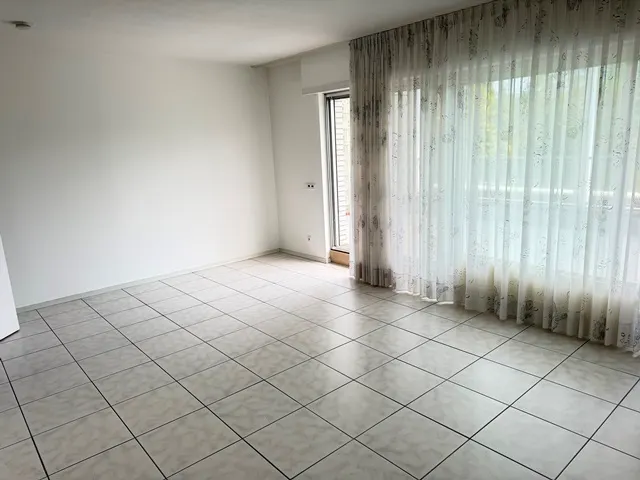 Einfamilienhaus mit Einliegerwohnung, Garage, Balkon und ausgebautem Dachstudio