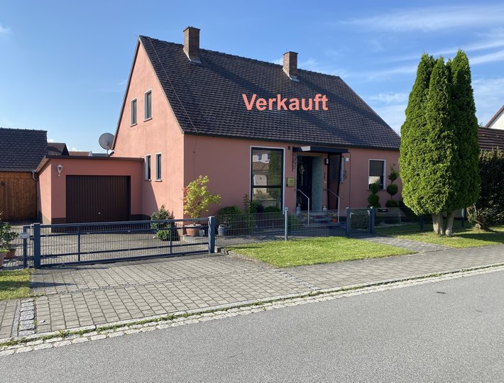 Jetzt neu: Haus zum Kauf in Freystadt