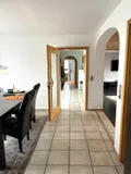 Blick vom Esszimmer in Flur