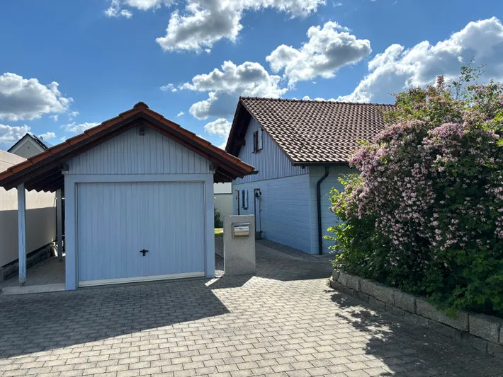 Jetzt neu: Haus zum Kauf in Freystadt / Großberghausen