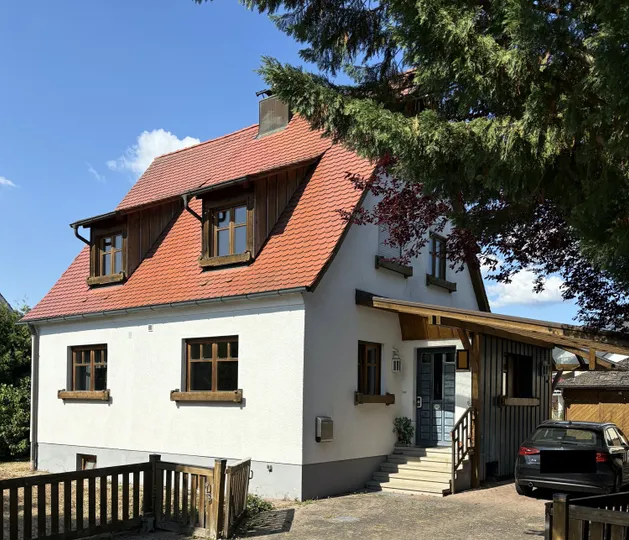 Jetzt neu: Haus zum Kauf in Postbauer-Heng